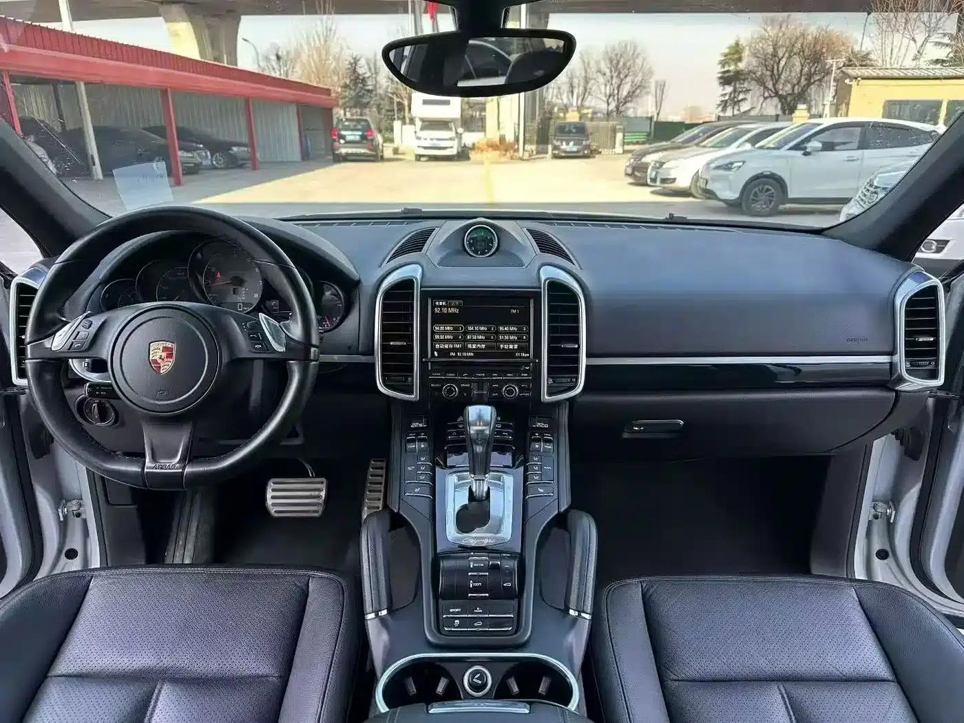 Cayenne 2011 Cayenne S Hybrid 3.0T — миниатюра 5