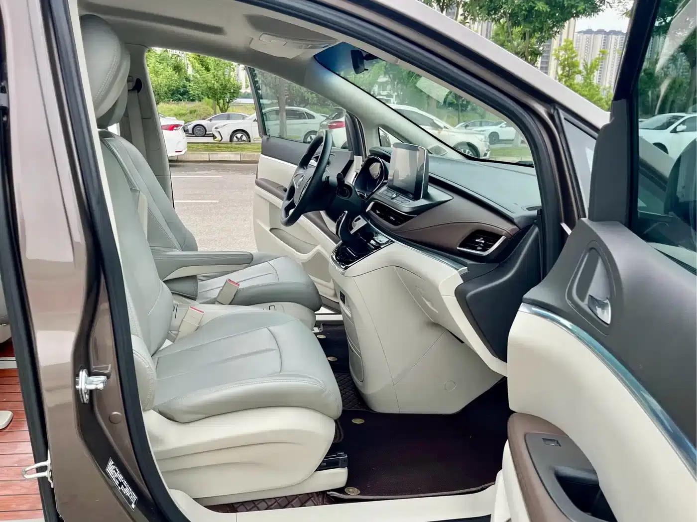 Buick GL8 2022 Land Business Class 652T Comfort — миниатюра 11