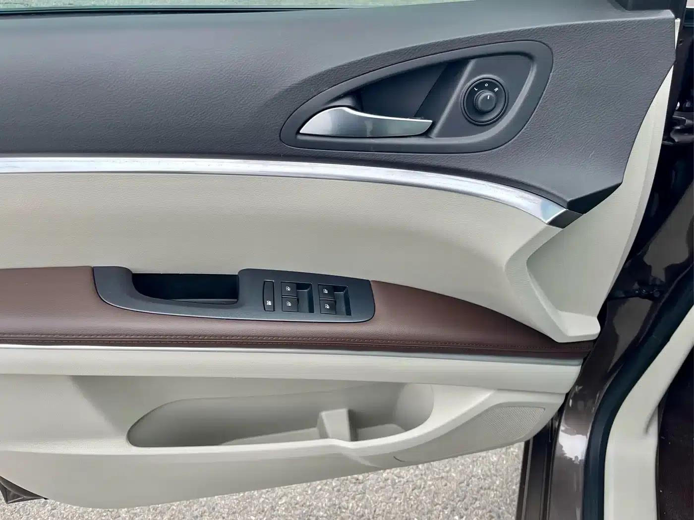 Buick GL8 2022 Land Business Class 652T Comfort — миниатюра 6