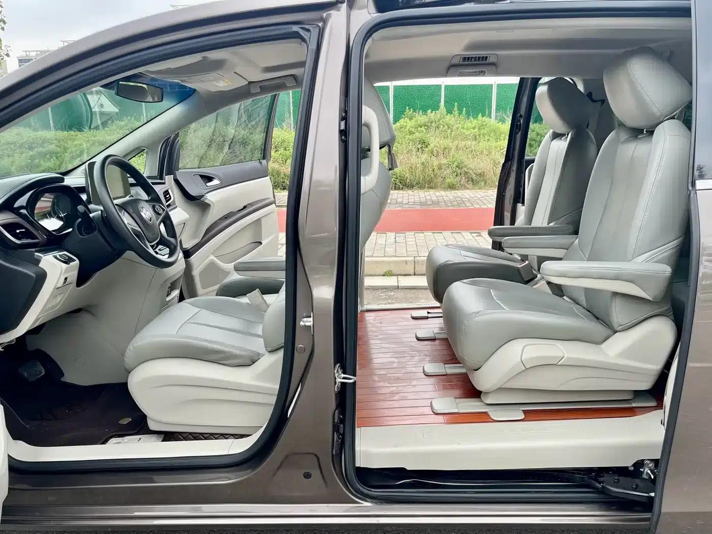 Buick GL8 2022 Land Business Class 652T Comfort — миниатюра 9