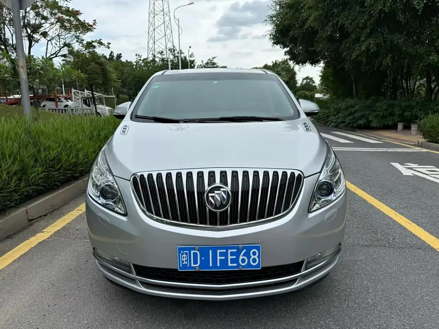 Buick GL8 2011 3.0L GT Luxury Business Edition — миниатюра 3