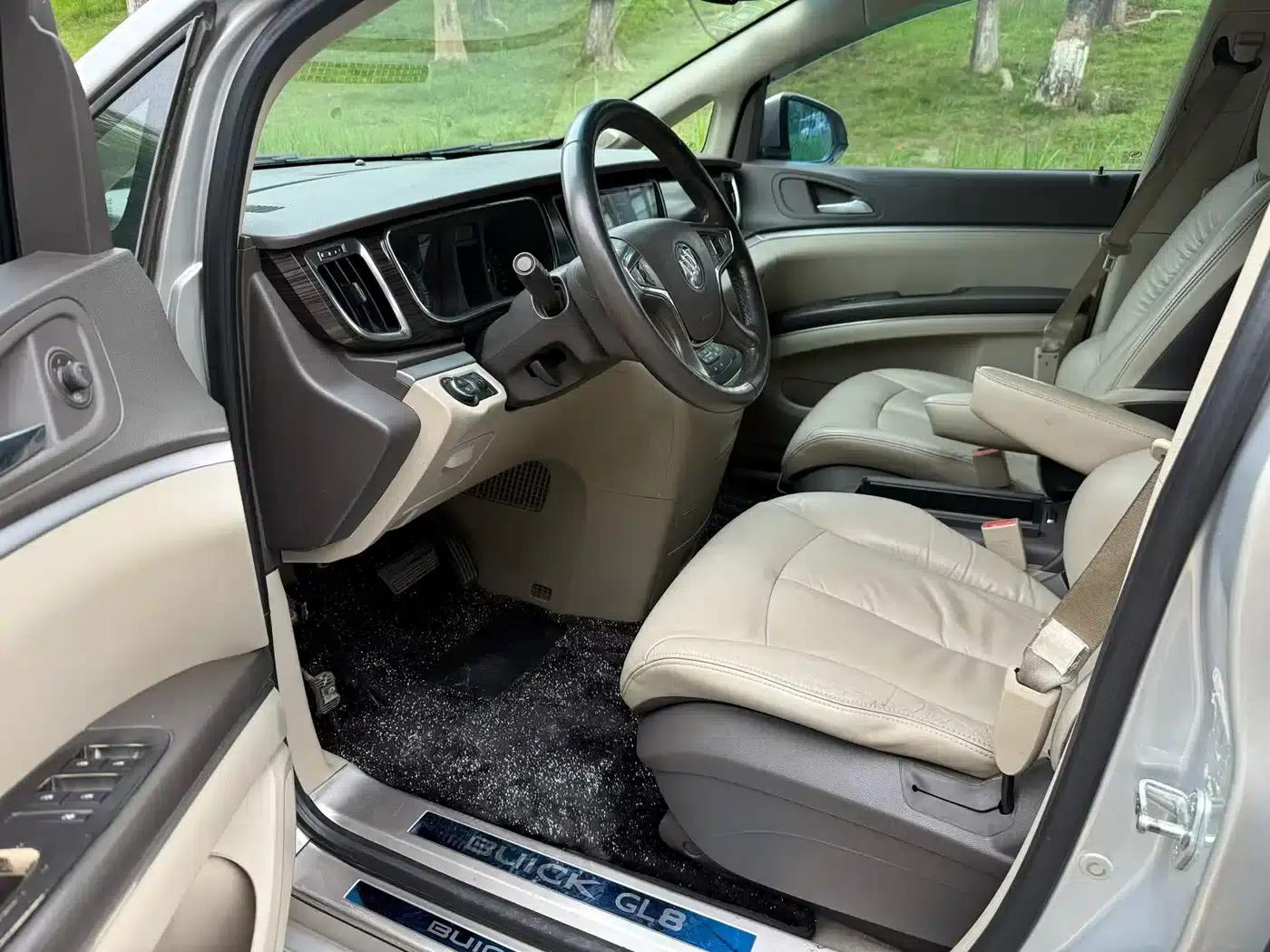 Buick GL8 2011 3.0L GT Luxury Business Edition — миниатюра 4