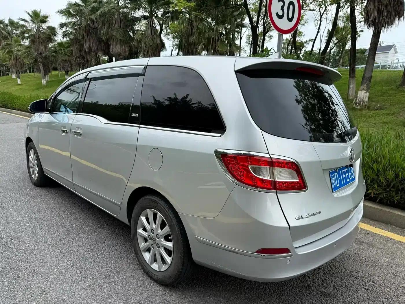 Buick GL8 2011 3.0L GT Luxury Business Edition — миниатюра 7
