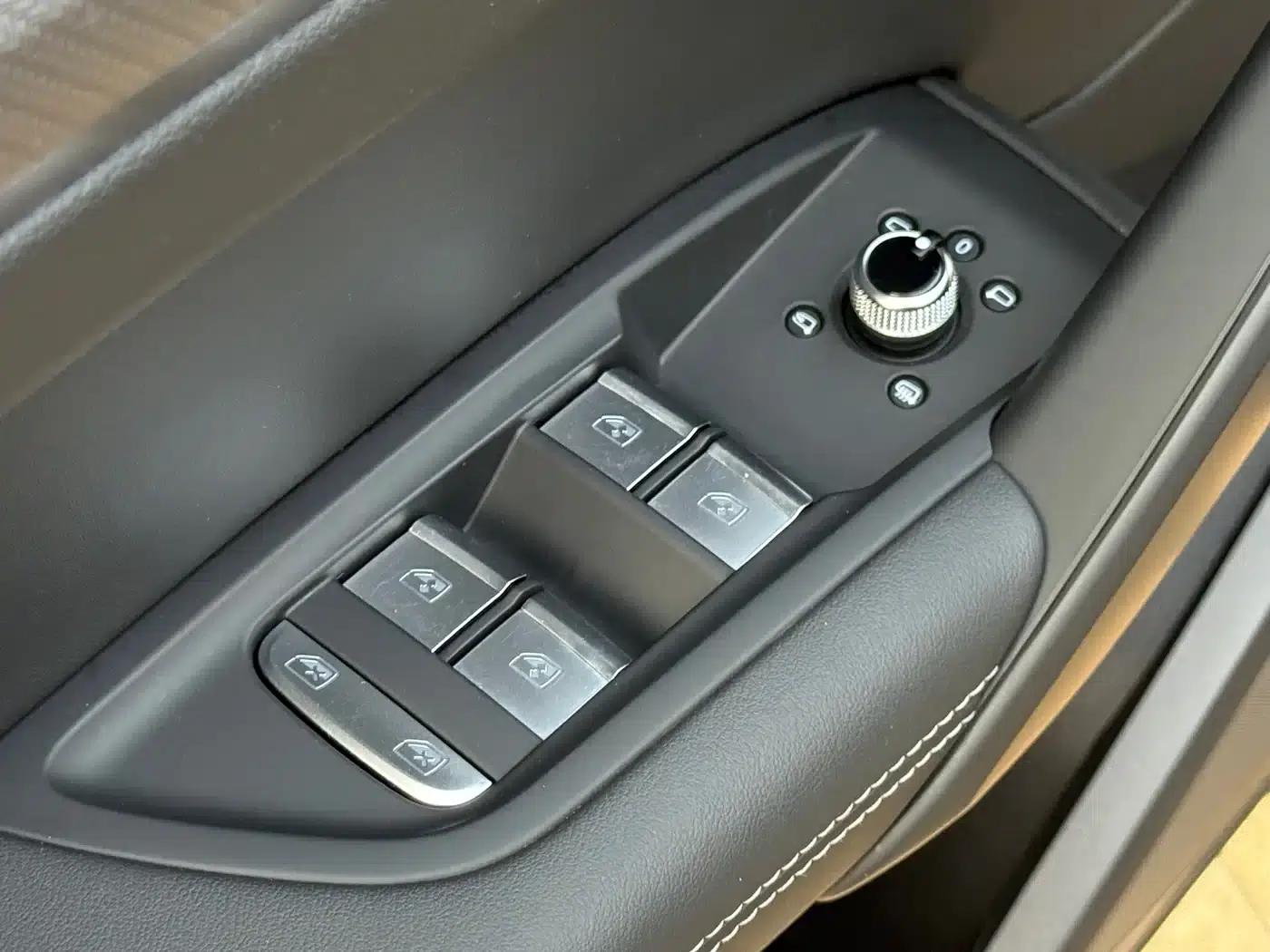Audi Q5L 2024 40 TFSI Luxury Dynamic — миниатюра 14