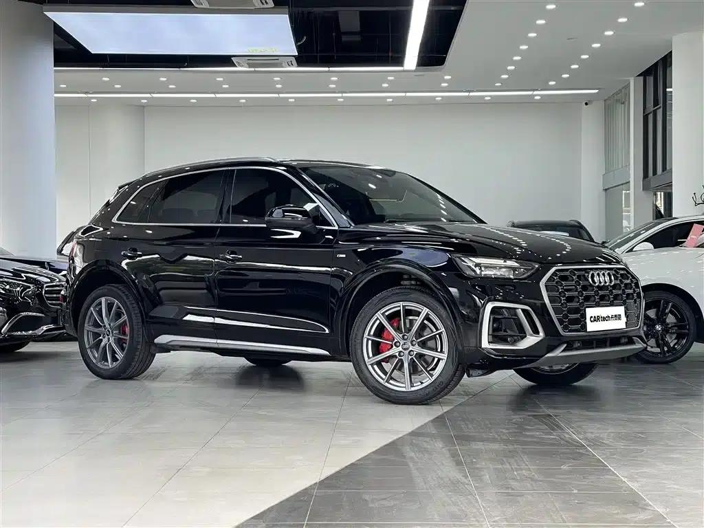 Audi Q5L 2022 40T RS Package Sport Edition — миниатюра 3