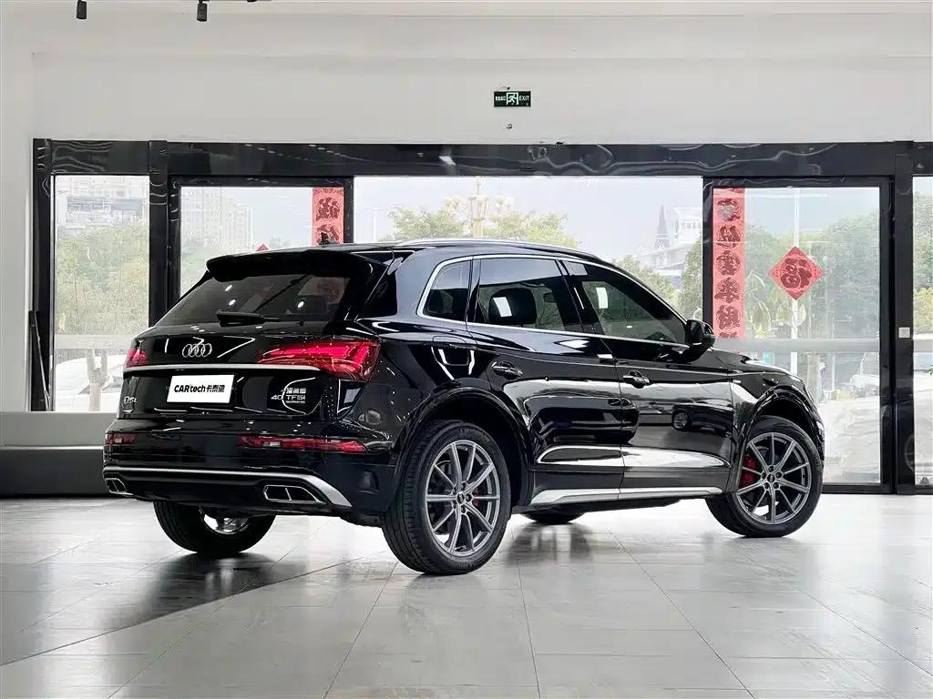 Audi Q5L 2022 40T RS Package Sport Edition — миниатюра 6