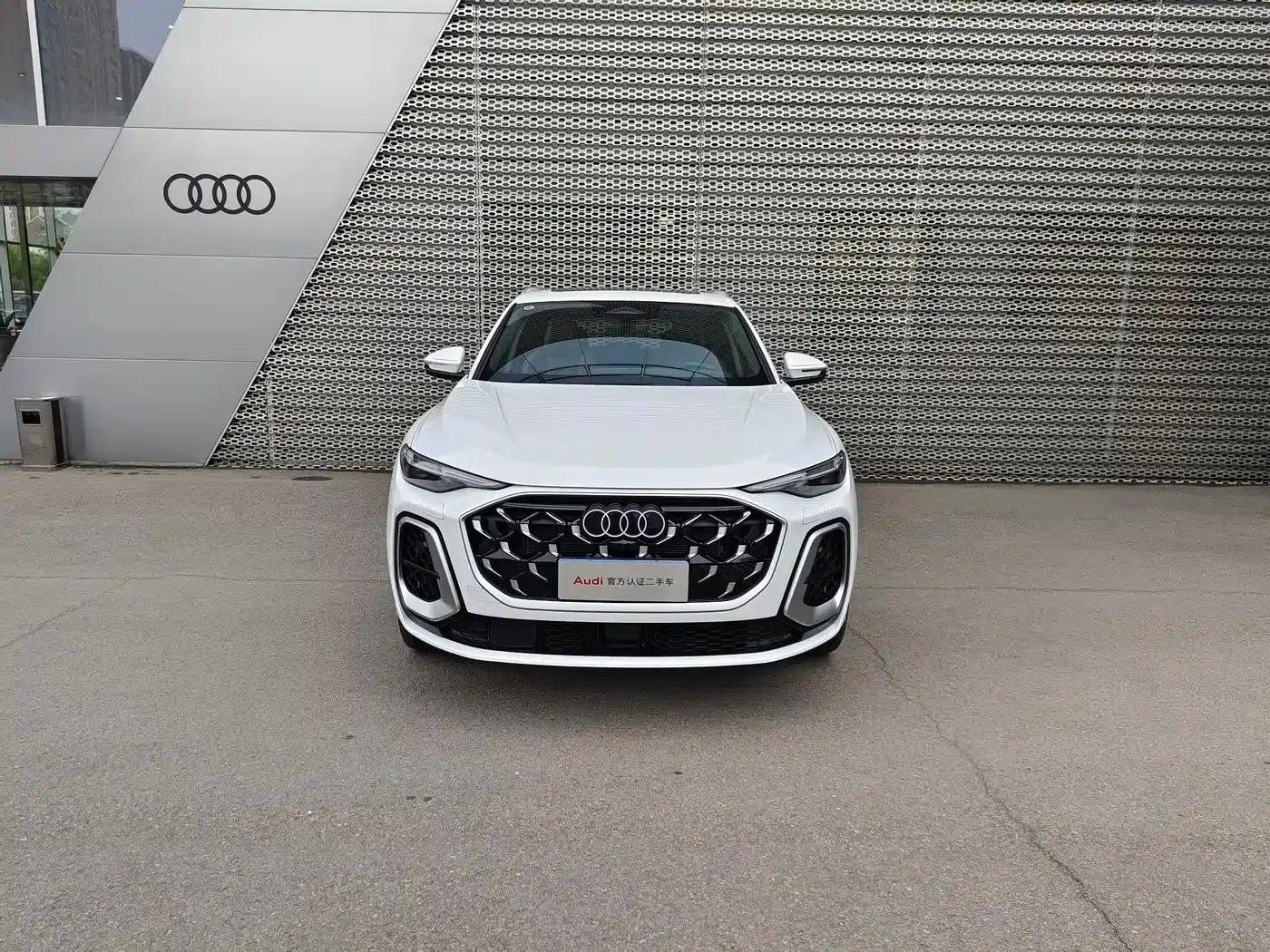 Audi Q5L 2026 2.0T Exclusive Edition for Million Users — миниатюра 1