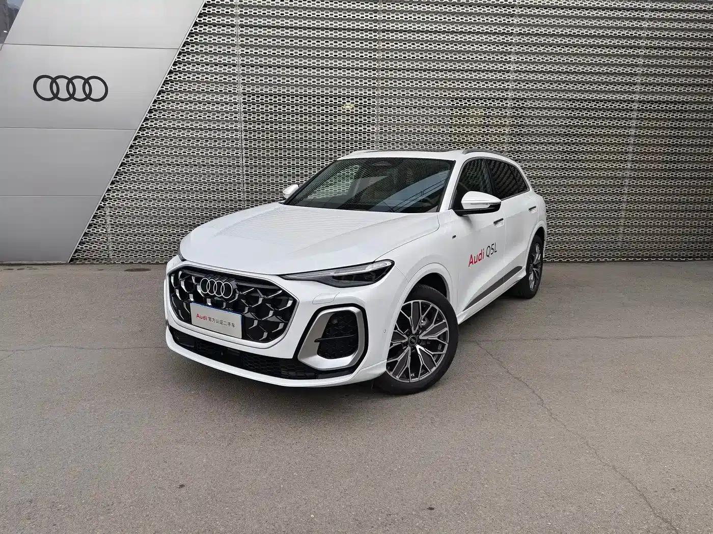 Audi Q5L 2026 2.0T Exclusive Edition for Million Users — миниатюра 2
