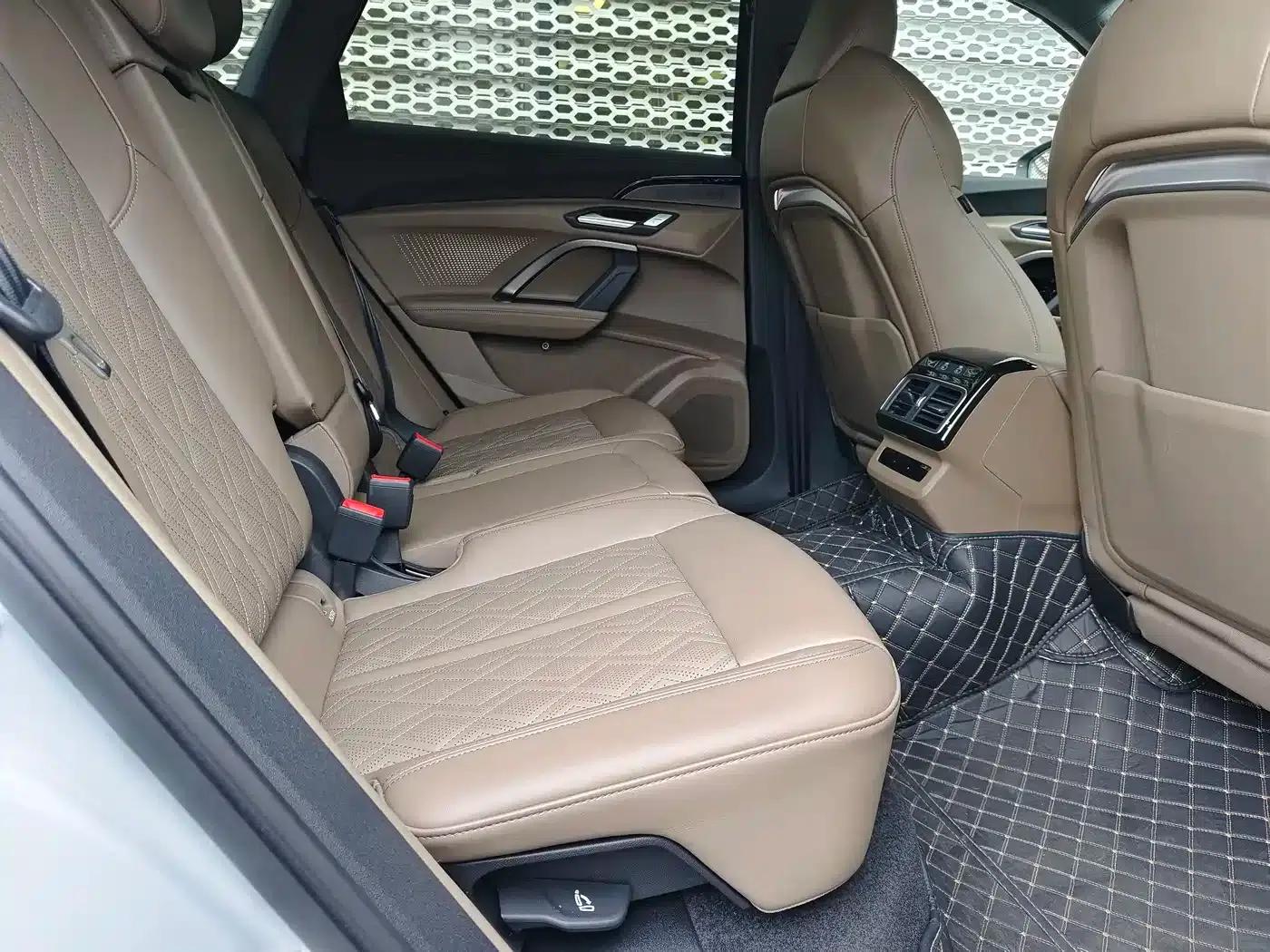 Audi Q5L 2026 2.0T Exclusive Edition for Million Users — миниатюра 7