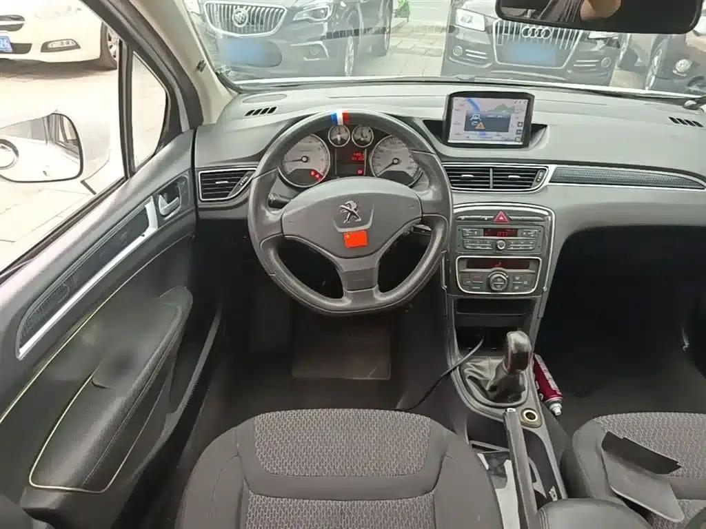 Peugeot 308 2014 Enjoy Edition Classic 1.6L Manual Fashion Model — миниатюра 11