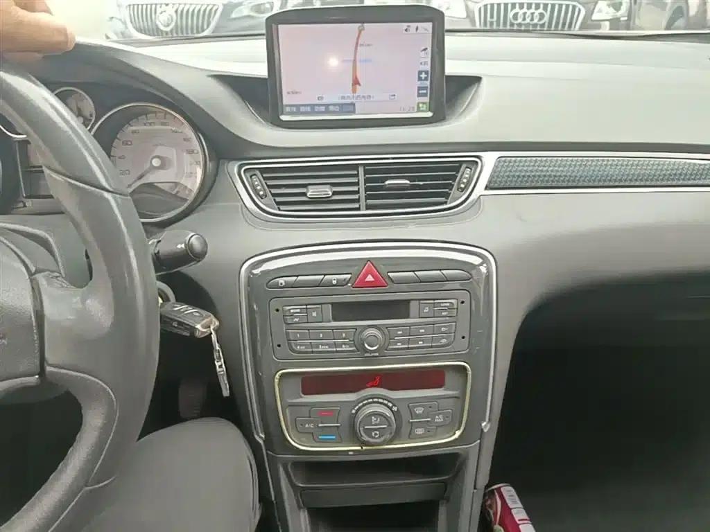 Peugeot 308 2014 Enjoy Edition Classic 1.6L Manual Fashion Model — миниатюра 13