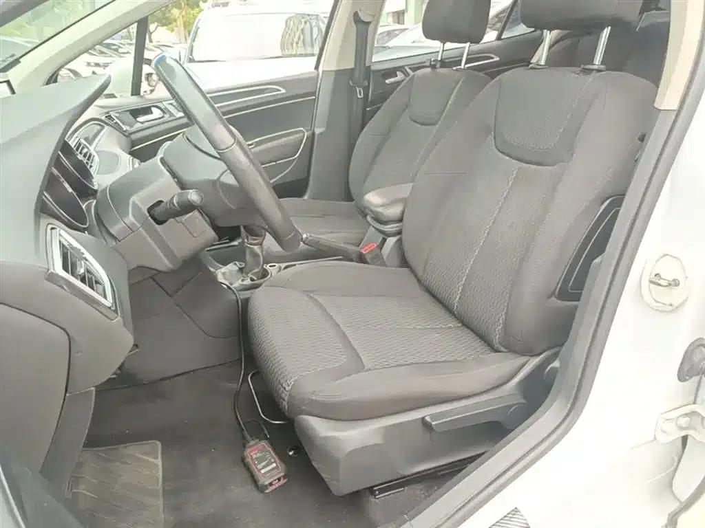 Peugeot 308 2014 Enjoy Edition Classic 1.6L Manual Fashion Model — миниатюра 15