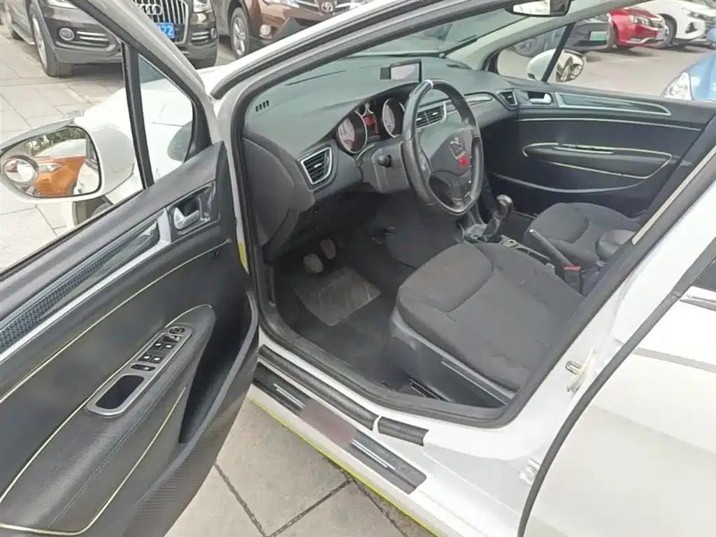 Peugeot 308 2014 Enjoy Edition Classic 1.6L Manual Fashion Model — миниатюра 16