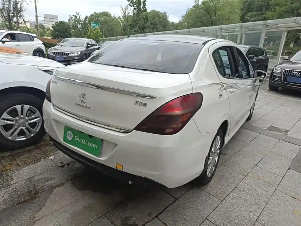 Peugeot 308 2014 Enjoy Edition Classic 1.6L Manual Fashion Model — миниатюра 7
