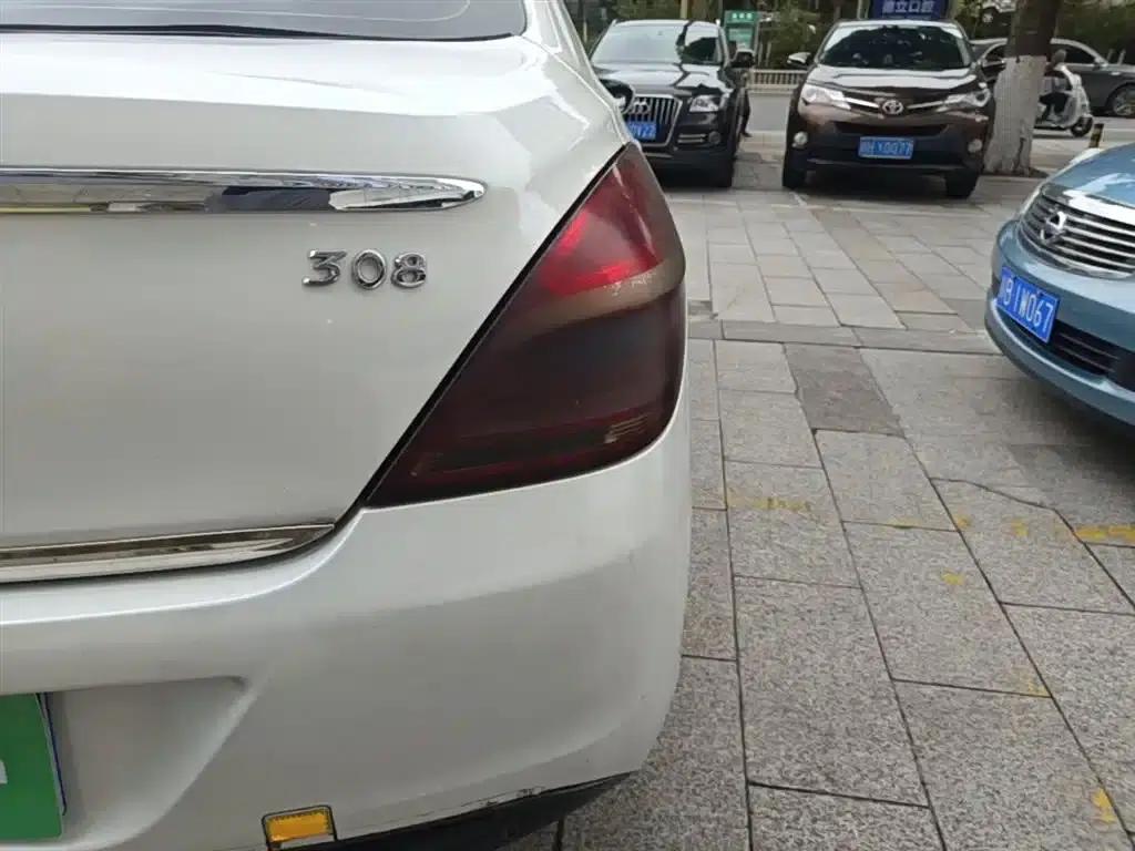 Peugeot 308 2014 Enjoy Edition Classic 1.6L Manual Fashion Model — миниатюра 8