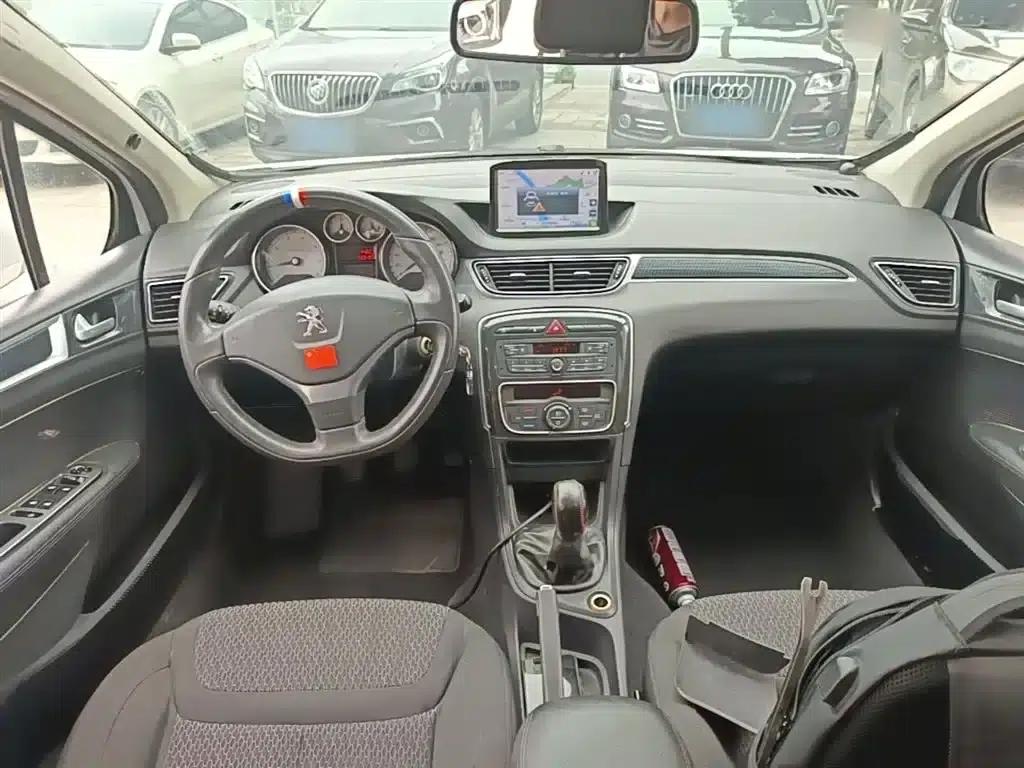 Peugeot 308 2014 Enjoy Edition Classic 1.6L Manual Fashion Model — миниатюра 10