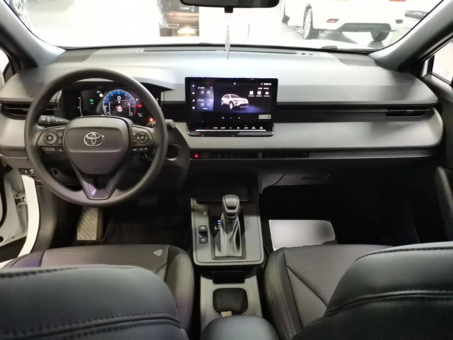 Toyota Corolla Cross 2026 Model 2.0L Pioneer Edition — миниатюра 13
