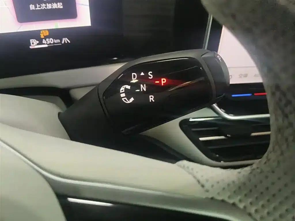 2025 Volkswagen Passat Pro 380TSI Dragon Edition — миниатюра 14