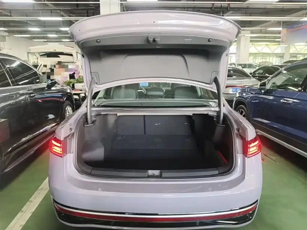 2025 Volkswagen Passat Pro 380TSI Dragon Edition — миниатюра 19
