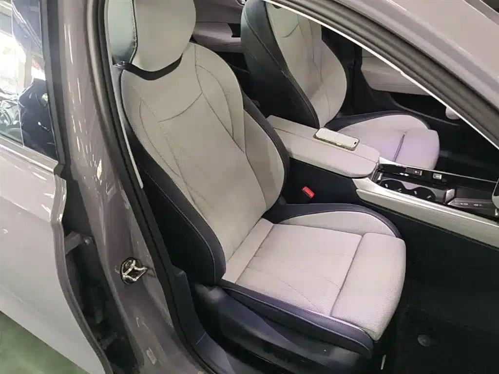 2025 Volkswagen Passat Pro 380TSI Dragon Edition — миниатюра 25