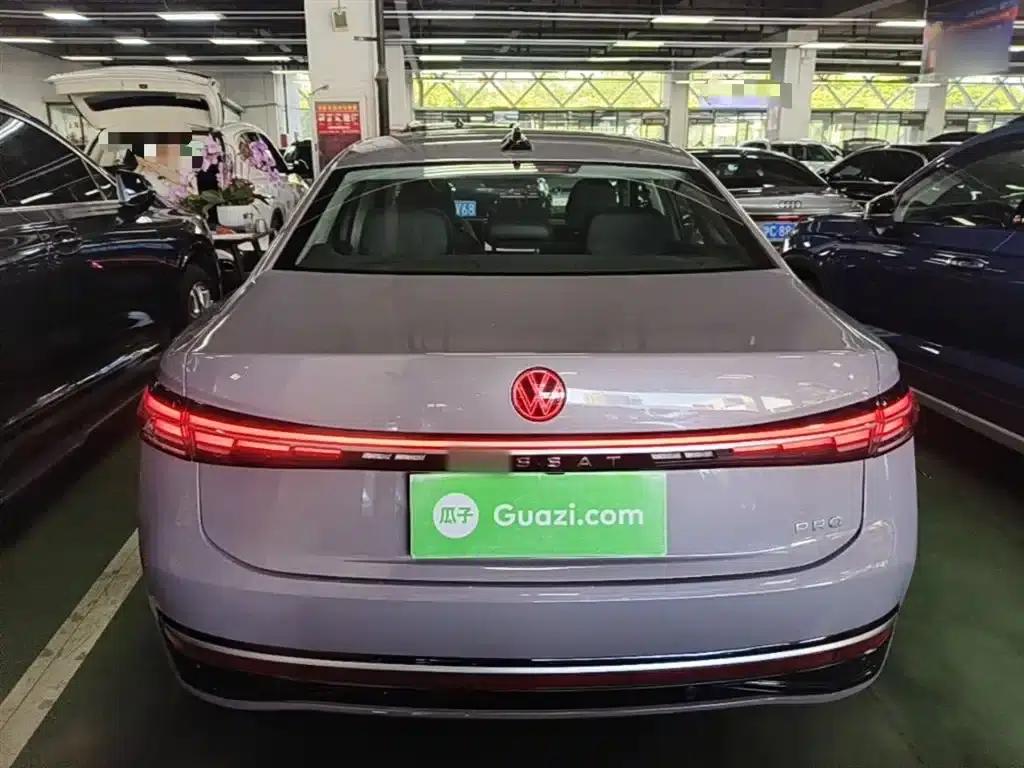 2025 Volkswagen Passat Pro 380TSI Dragon Edition — миниатюра 6