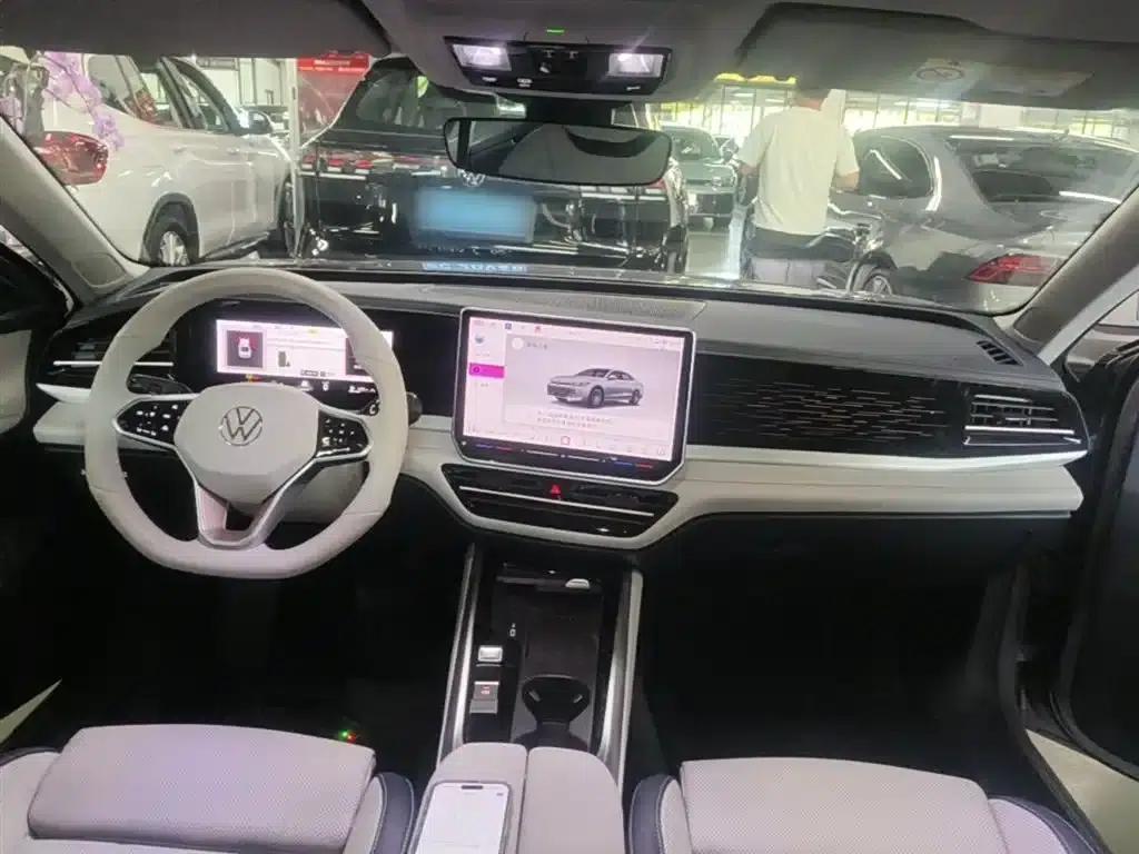2025 Volkswagen Passat Pro 380TSI Dragon Edition — миниатюра 10