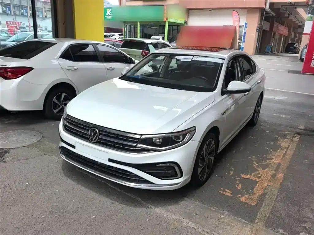 2023 Volkswagen Bora 300TSI DSG Premium Edition — миниатюра 2