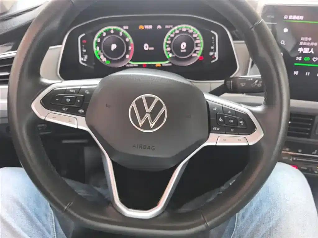 2023 Volkswagen Bora 300TSI DSG Premium Edition — миниатюра 11