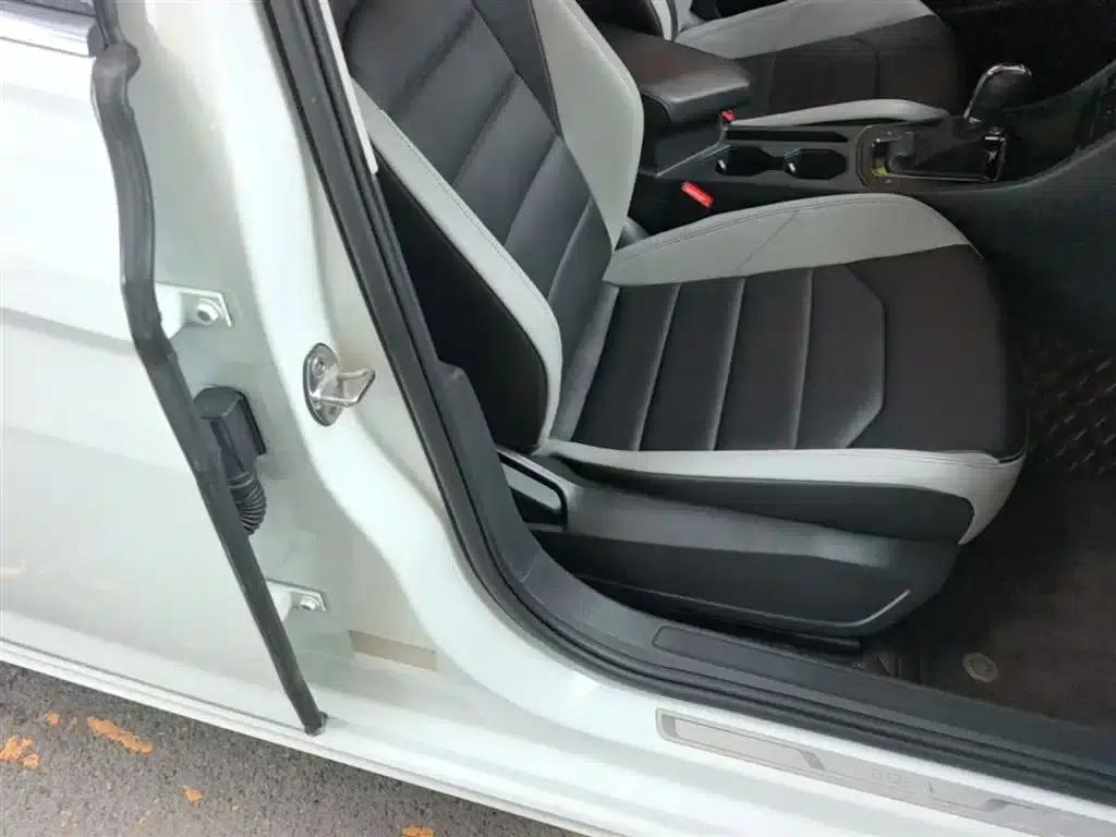 2023 Volkswagen Bora 300TSI DSG Premium Edition — миниатюра 25