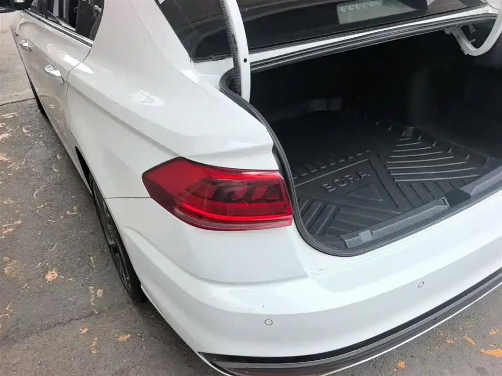 2023 Volkswagen Bora 300TSI DSG Premium Edition — миниатюра 5