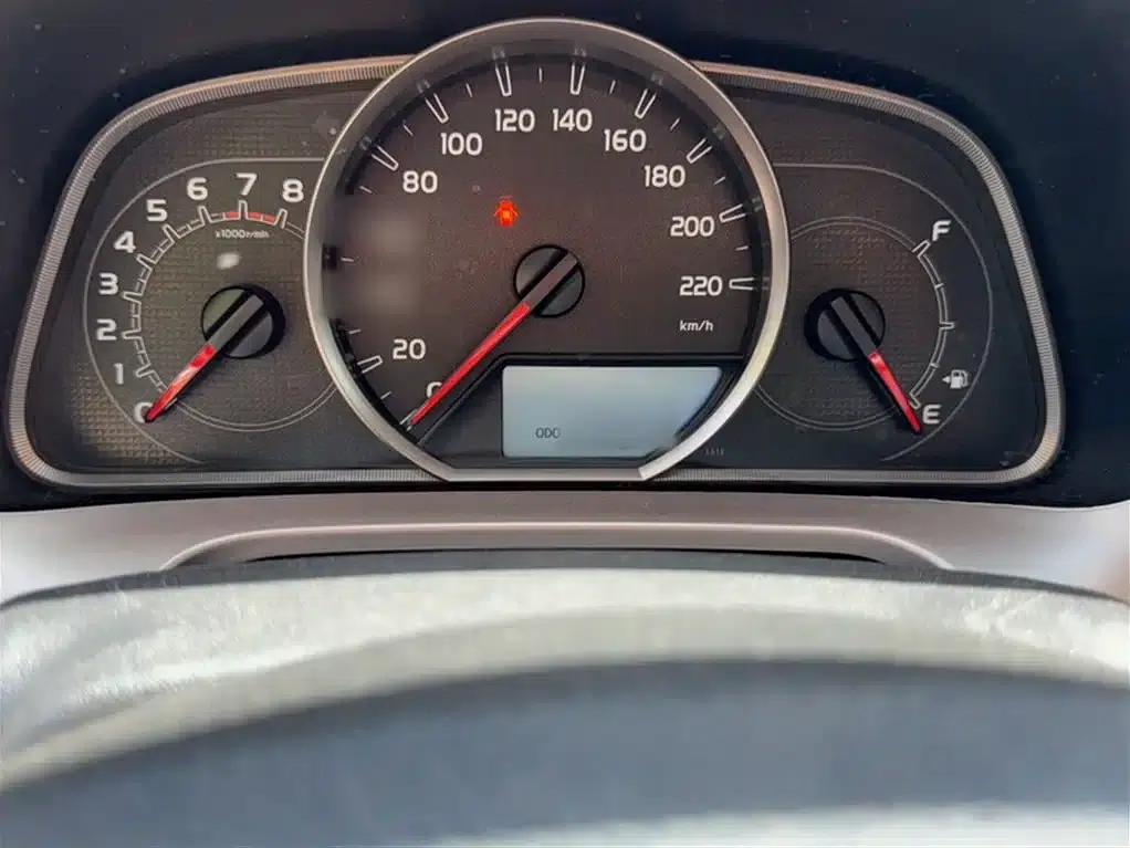 2015 RAV4 2.0L CVT 2WD Fashion Edition — миниатюра 3