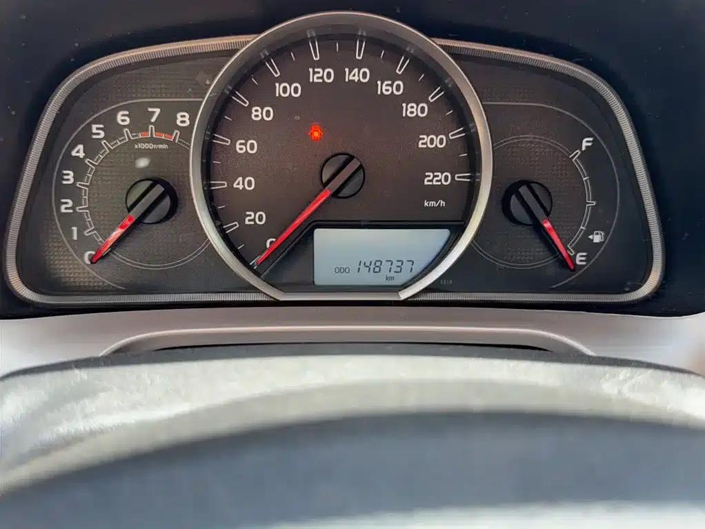 2015 RAV4 2.0L CVT 2WD Fashion Edition — миниатюра 4