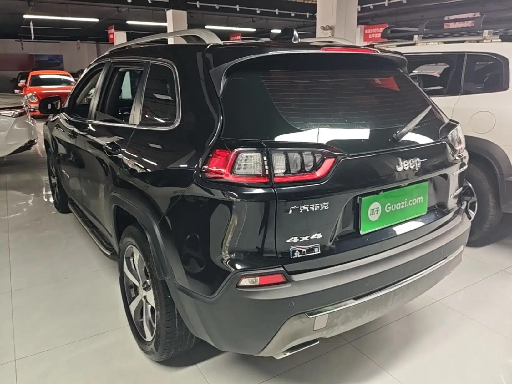 Jeep Cherokee 2019 2.0T Four-Wheel Drive Explorer Edition China V — миниатюра 4