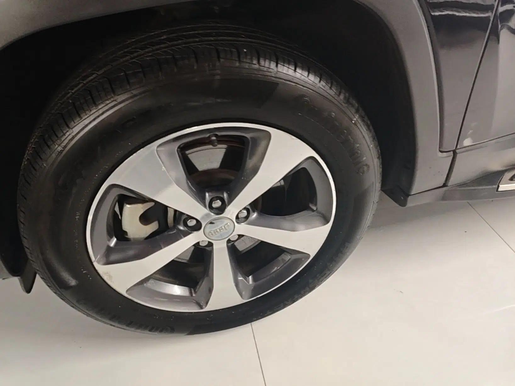 Jeep Cherokee 2019 2.0T Four-Wheel Drive Explorer Edition China V — миниатюра 8