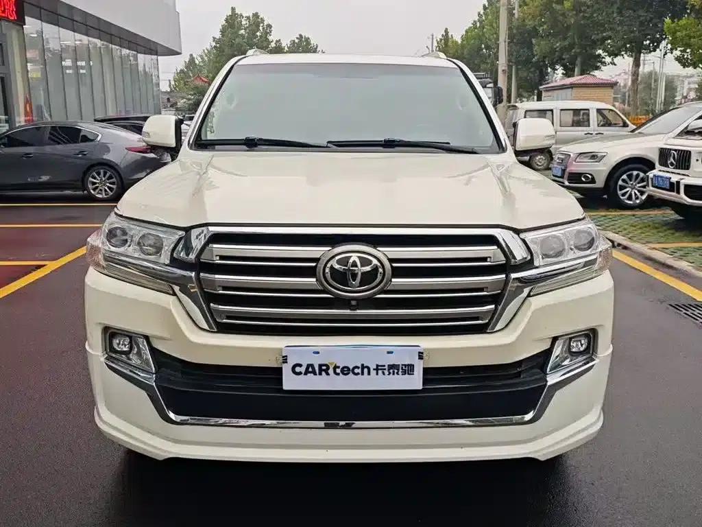 2019 Land Cruiser (Imported) 5.7L Automatic — миниатюра 3