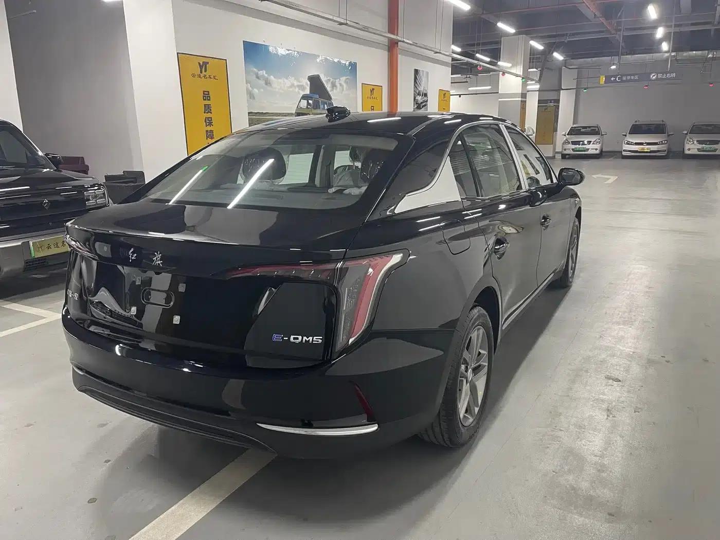 Hongqi E-QM5 2026 Model 500km Era Travel Edition — миниатюра 8