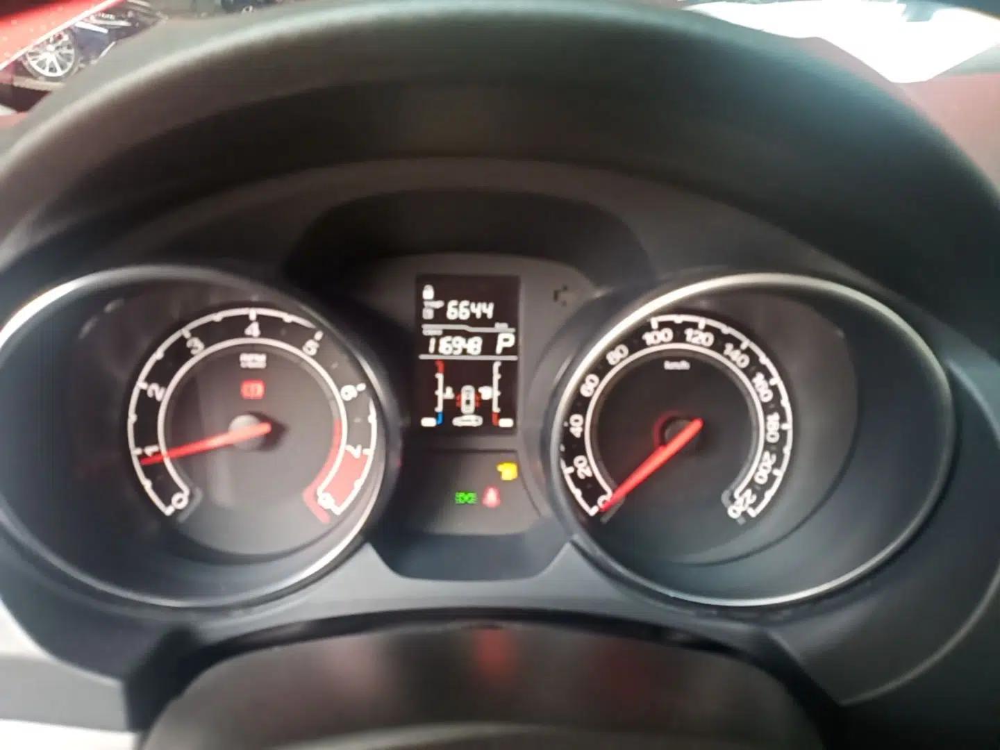 MG GT 2016 1.5L Automatic Value-Added Luxury Edition — миниатюра 15