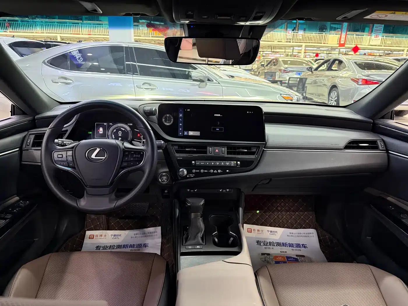 Lexus ES 2022 300h Premium Edition — миниатюра 9