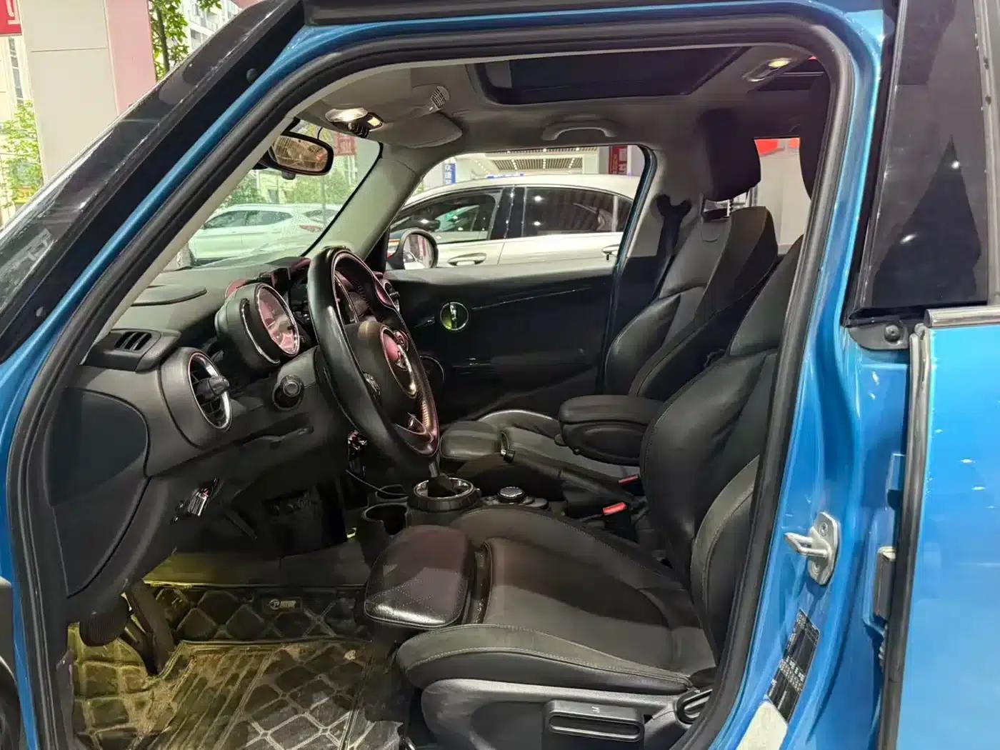 2016 MINI 2.0T COOPER S Avantgarde 5-Door Edition — миниатюра 4