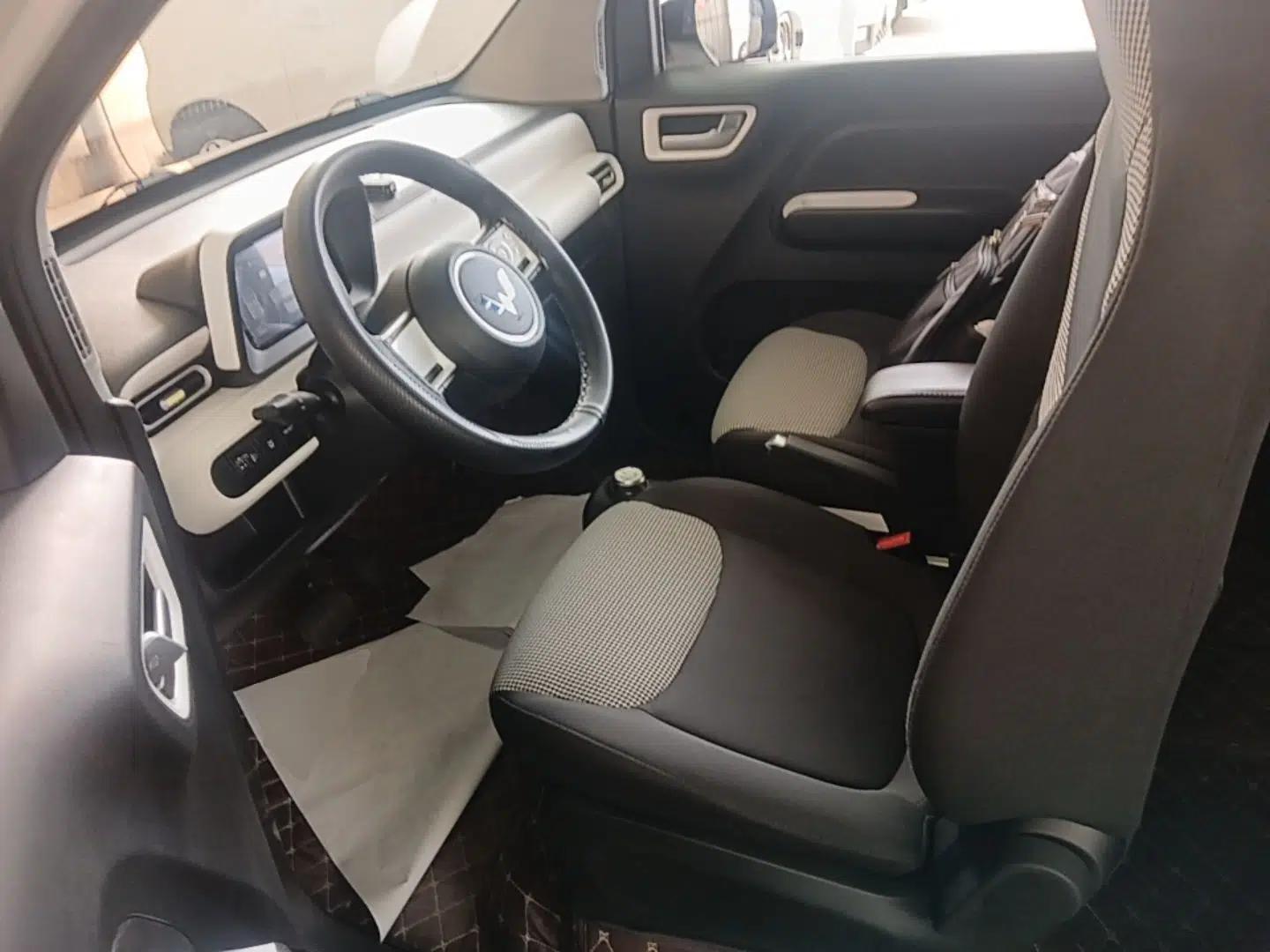 Wuling Hongguang MINIEV 2024 3rd Generation 215km Youth Edition — миниатюра 18