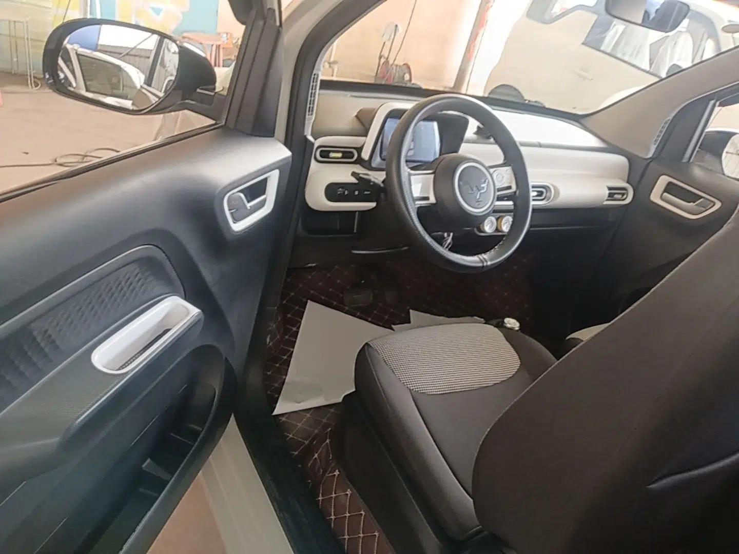 Wuling Hongguang MINIEV 2024 3rd Generation 215km Youth Edition — миниатюра 19