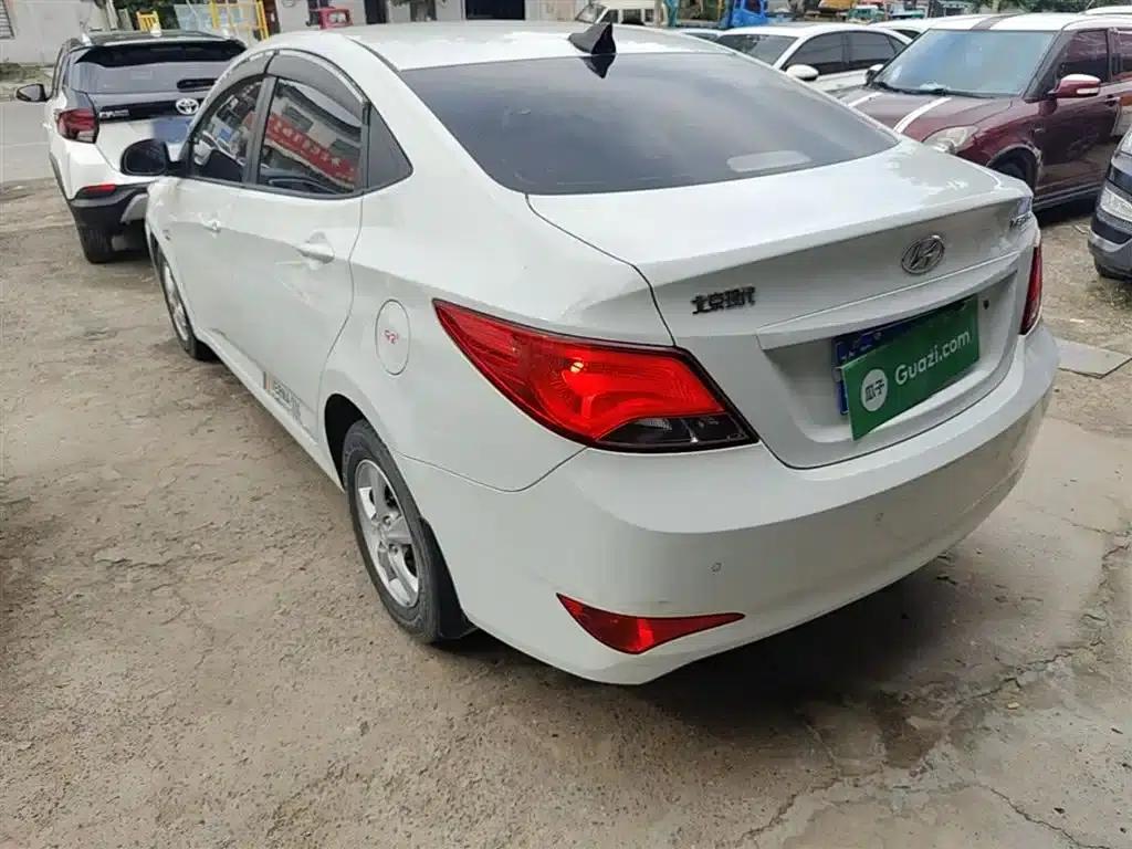 2016 Hyundai Reina 1.4L Automatic Intelligent GLS — миниатюра 5