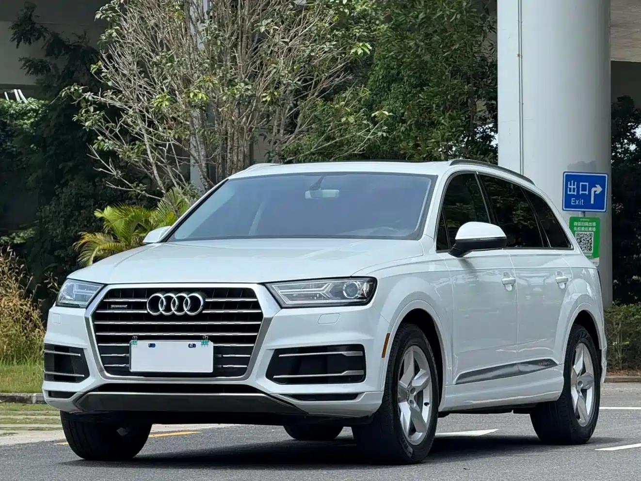 Audi Q7 2017 3.0T Parallel Import — миниатюра 1