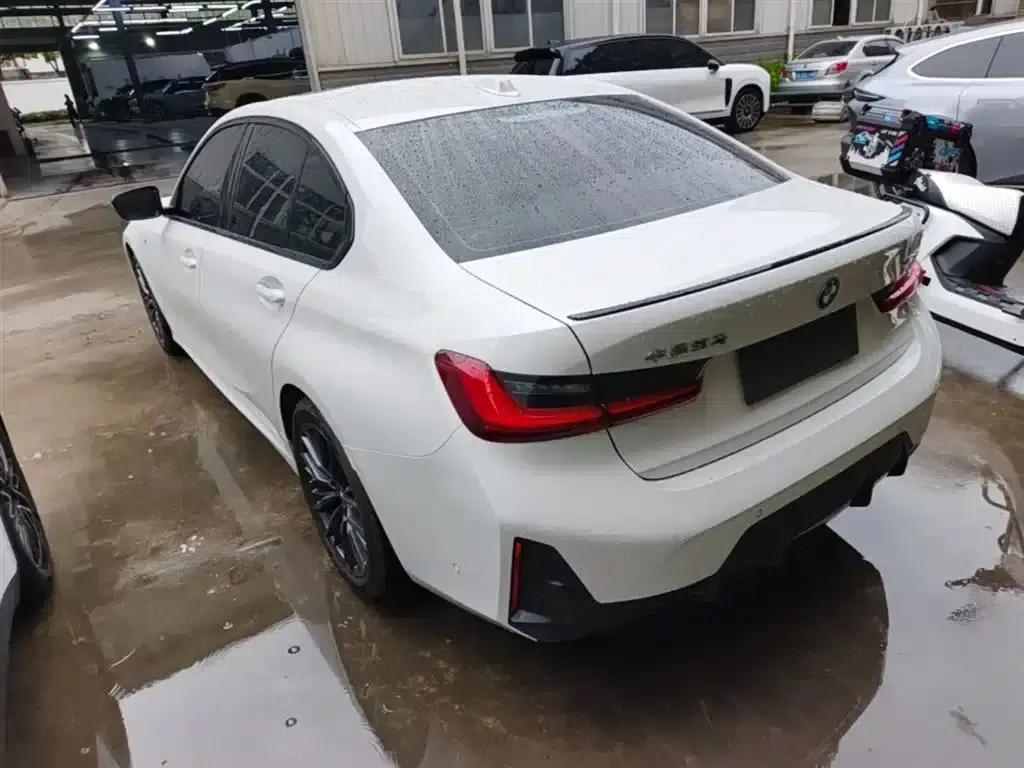 2023 BMW 3 Series 325i M Sport Shadow Edition — миниатюра 5