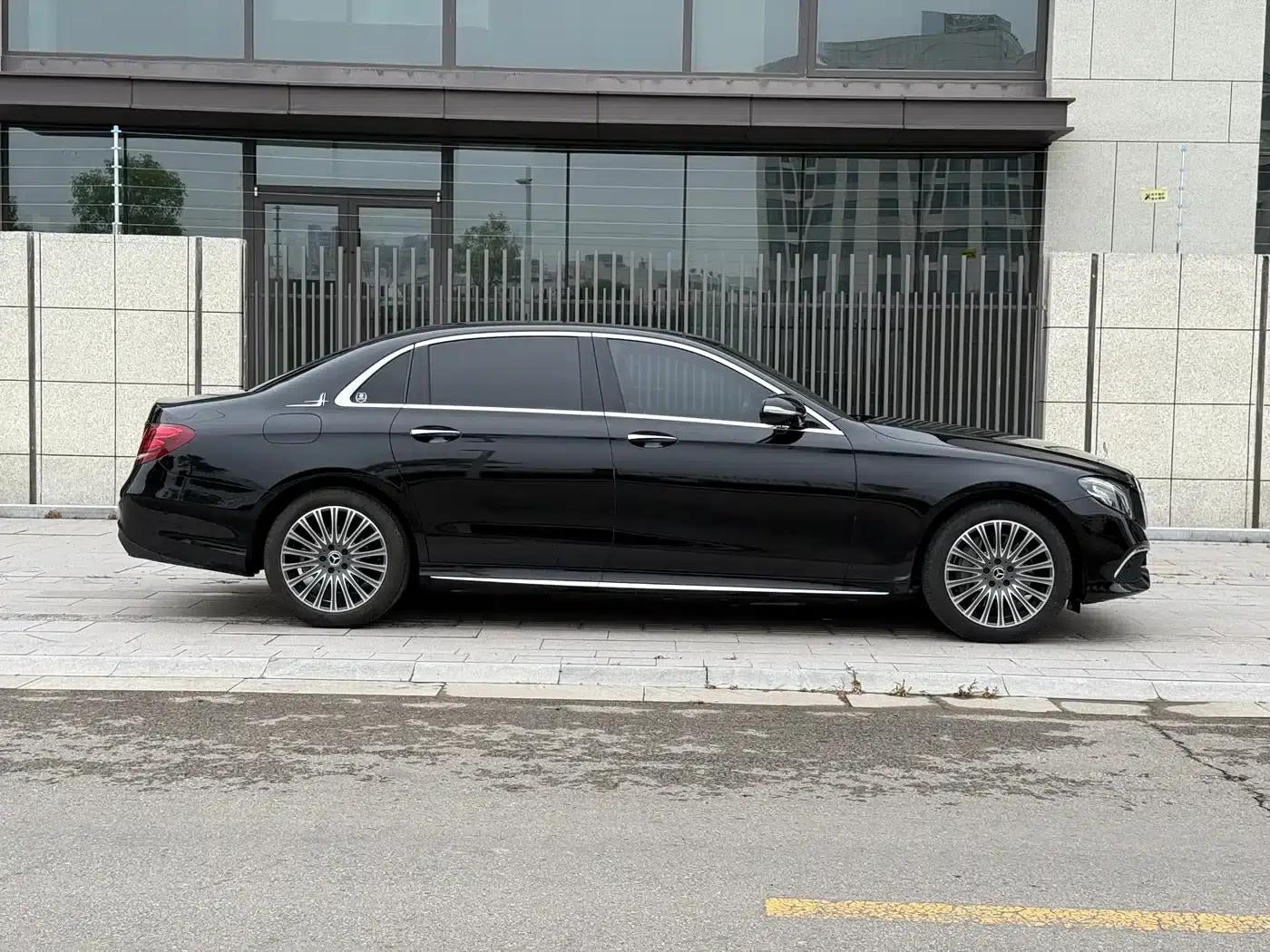 Mercedes-Benz E-Class 2019 E 300 L Sport Luxury — миниатюра 5