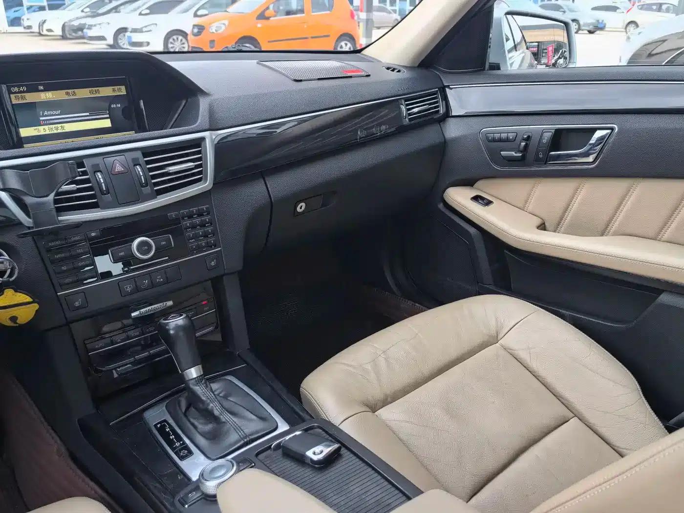 Mercedes-Benz E-Class 2011 E 260 L CGI Fashion Edition — миниатюра 6