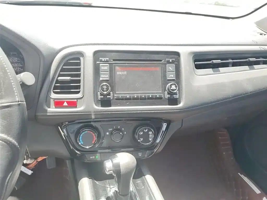 Vezel 2015 1.5L CVT 2WD Comfort Model — миниатюра 13