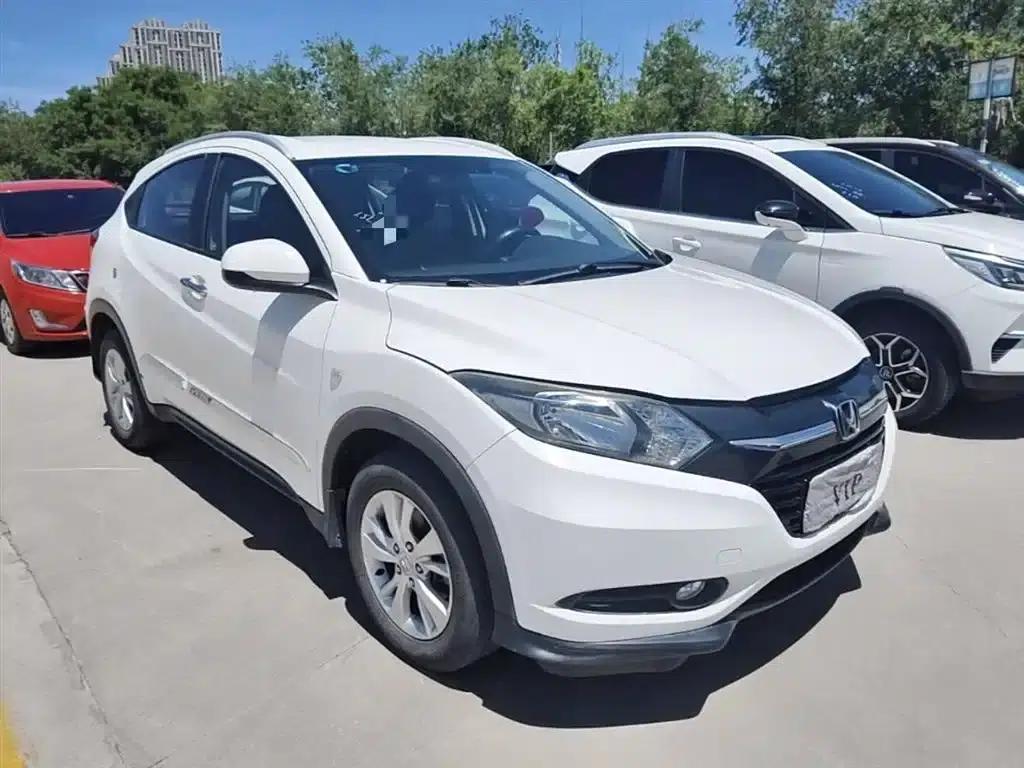 Vezel 2015 1.5L CVT 2WD Comfort Model — миниатюра 4