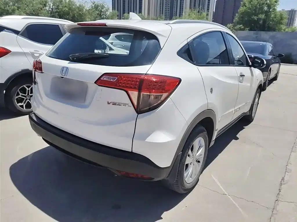 Vezel 2015 1.5L CVT 2WD Comfort Model — миниатюра 7