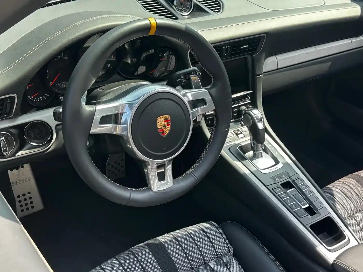 2014 Porsche 911 Targa 4 3.4L — миниатюра 11